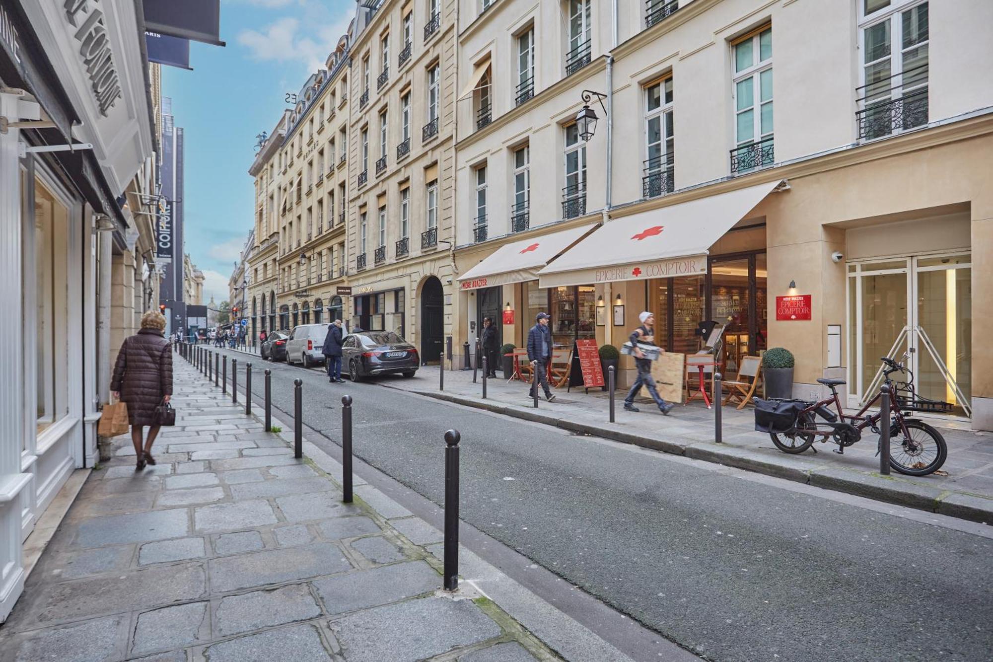 Apartment St Honore By Studio Prestige Paris Exteriör bild